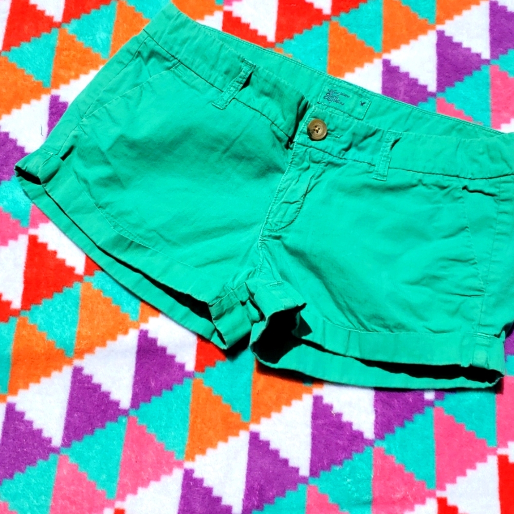 AMERICAN EAGLE Womens shorts 2 mint/turquoise-ish in color